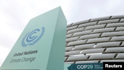 ARCHIVO - Una vista muestra la sede de la conferencia de las Naciones Unidas sobre el cambio climático COP29, en Bakú, Azerbaiyán, el 20 de noviembre de 2024. 