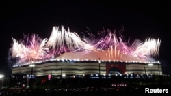 Perayaan kembang api saat upacara pembukaan Piala Dunia FIFA 2022 di Qatar, Minggu 20 November 2022.