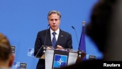 آنتونی بلینکن، وزیرامور خارجه آمریکا، در جریان یک کنفرانس خبری در مقر ناتو در بروکسل، پایتخت بلژیک. ٩ سپتامبر ٢٠٢٢
