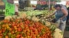La inflación de Venezuela mejora, pero aún está entre las más altas del mundo