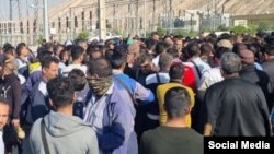 تجمع اعتراضی کارگران پتروشیمی گچساران