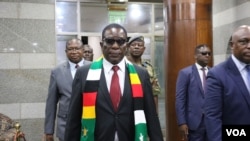 VaEmmerson Mnangagwa t