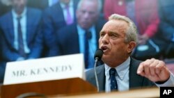 Robert F. Kennedy, Jr., testifica ante una audiencia de la Subcomisión Selecta de la Comisión Judicial de la Cámara de Representantes sobre la Armamentización del Gobierno Federal en Capitol Hill en Washington, el jueves 20 de julio de 2023. (Foto AP/Patrick Semansky)