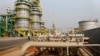 Vista geral da refinaria da empresa petrolífera estatal Sonangol, em Luanda, a 7 de junho de 2022 (AFP)