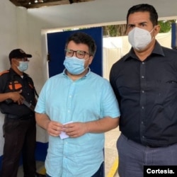El periodista Wilfredo Miranda aparece en esta fotografía tras ser acusado de violar la Ley de Ciberdelito, en Nicaragua. [Archivo]
