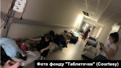 Пацієнти онкологічного відділення київської лікарні Охматдит під час повітряної тривоги