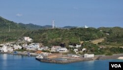 與那國島主要漁港附近的軍事設施。 (美國之音加洛拍攝)