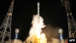 資料照片: 北韓11月21日將軍事偵察衛星“萬里鏡1號”送上太空