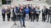 Predstavnici stranaka ujedinjene opozicone liste "Srbija protiv nasilja" obraćaju se novinarima ispred Doma Narodne skupštine Srbije, posle potpisivanja koalicionog sporazuma o zajedničkom nastupu na izborima, u Beogradu, 3. novembra 2023. (Foto: FoNet)