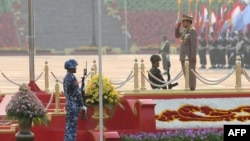 ၇၈ နှစ်မြောက် တပ်မတော်နေ့ စစ်ရေးပြအခမ်းအနားအတွင်းတွေ့ရတဲ့ စစ်တပ်အကြီးအကဲ ဗိုလ်ချုပ်မှူးကြီး မင်းအောင်လှိုင် (မတ် ၂၇၊ ၂၀၂၃)