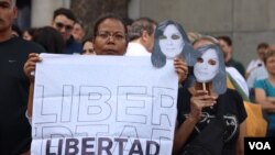 La ONG venezolana especializada Foro Penal contabiliza 263 "presos políticos", 19 de ellos son mujeres.