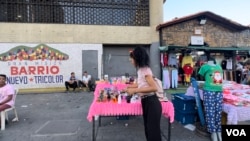 Jessica Figueroa, 32, vende perfumes y ropa. “Tenía esperanza ahorita en noviembre, pero lastimosamente no nos ha ido como esperábamos”.