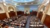 Во Собранието денеска, со ден задоцнување, беше одбележан 11 Јули - Меѓународниот ден на сеќавање на геноцидот во Сребреница. 