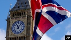 英國國會大廈與英國國旗