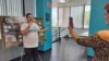 Alejandro Florez, un joven venezolano está exiliado y es organizador comunitario en Orlando, Florida, EEUU. Foto cortesía tomada el 13 de junio de 2024.