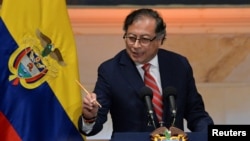 El presidente de Colombia, Gustavo Petro, pronuncia un discurso mientras asiste a la apertura de una nueva sesión legislativa del Congreso de Colombia, en Bogotá, el 20 de julio de 2023. 