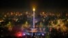 Perayaan tahun baru sekitar Monumen Nasional Indonesia (MONAS) di Jakarta pada 1 Januari 2024. LBH Jakarta meminta Presiden Jokowi mencabut Surat Presiden tentang penugasan wakil pemerintah untuk membahas RUU Daerah Khusus Jakarta (Foto: Yasuyoshi CHIBA/AFP)