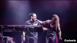 El venezolano Francesco Antonelli anhela que pronto la banda de rock Mago de Oz concrete una fecha en Venezuela y pueda así presentarse como teclista en su país natal.