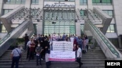 اعتراض پزشکان به آزمون دستیاری - رزیدنتی در سال ۱۴۰۱ - آرشیو
