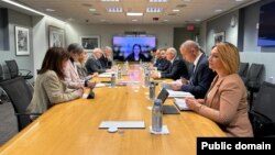 Azərbaycanın energetika naziri Pərviz Şahbazov və Dünya Bankının Avropa və Mərkəzi Asiya regionu üzrə vitse-prezidenti Antonella Bassani arasında görüş keçirilir, 19 fevral, 2024 (Mənbə: Enegetika Nazirliyi).