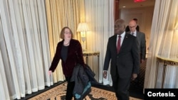 Secretária de Estado Assistente para Assuntos Africanos Molly Phee e ministro das Relações Exteriores Tete António (FOTO do MIREX de Angola)