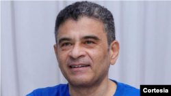 El obispo Rolando Álvarez mostrado el sábado 25 de marzo en una cárcel en Managua. [Foto: Redes sociales]