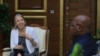 Ntoma ya ekolo Amerika Lucy Tamlyn (G) na RDC na masolo na président ya RDC Félix Tshisekedi, Kinshasa, 15 sanza ya mibale 2024. (Facebook/Présidence RDC)