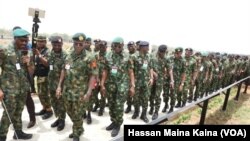 Babban Hafsan Hafsoshin Rudunar Sojojin Najeriya A Lokacin Da Ya Jagaranci Wani Taron Duba Yanayin Tsaro 