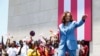 Harris anuncia en Ghana 1.000 millones de dólares para empoderamiento de la mujer