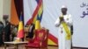 Mahamat Idriss Deby Itno, président de la République du Tchad (VOA Afrique/André Kodmadjingar).