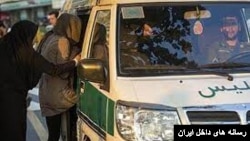 سرکوب زنان به بهانه حجاب اجباری در ایران