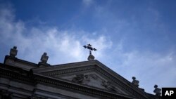 Un primer plano de una iglesia católica romana en Lisboa, el 10 de febrero de 2023. Un comité que ha estado examinando el abuso sexual infantil en la Iglesia católica portuguesa informó el 13 de febrero que 512 presuntas víctimas se han presentado a denunciar.