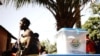 Foto de arquivo: À espera de votar, Bissau, eleiçōes legislativas 2023