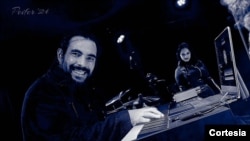 El músico venezolano Francesco Antonelli estudió piano clásico en la Universidad de Los Andes (ULA), en Mérida.