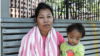 អ្នកស្រី ត្រឹង រដ្ឋា បានធ្វើដំណើរពីស្រុកស៊ីធរកណ្តាល ខេត្តព្រៃវែង ដើម្បីនាំកូនមកព្យាបាលជំងឺនៅមន្ទីរពេទ្យគន្ធបុប្ផា នៅរាជធានីភ្នំពេញ ដោយសារអ្នកស្រីទុកចិត្តគុណភាពព្យាបាលជំងឺនៅទីនេះ។ (ទែន សុខស្រីនិត/វីអូអេ)
