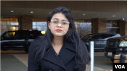 ARCHIVO - La excarcelada política Samantha Jirón en las afueras de un hotel en Washington, en febrero de 2023. 