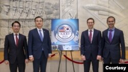 일라이 래트너(오른쪽 두번째) 미 국방부 인도태평양안보차관보와 허태근(왼쪽 두번째) 한국 국방부 국방정책실장 등 미한 국방 당국자들이 워싱턴 D.C.에서 회동하고 있다. (자료사진=한국 국방부 제공)