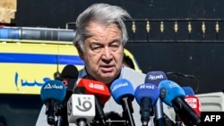 联合国秘书长古特雷斯在加沙拉法口岸的埃及一侧对媒体讲话。（2024年3月23日）