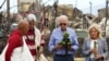 “Todo el país va a estar unido por el tiempo que sea necesario”, Biden visita el epicentro del desastre en Hawái