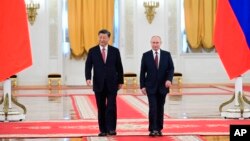 俄羅斯總統普京在大克里姆林宮舉行正式儀式，歡迎中國國家主席習近平。 (2023年3月21日)