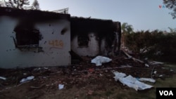 Imagen del miércoles 11 de octubre de 2023, muestra una casa en Be'eri, un kitbutz situado a dos kilómetros de la Franja de Gaza que fue gravemente impactado durante el ataque sorpresivo de Hamás a Israel el sábado 7 de octubre de 2023. [Fotografía: Alejandro Ernesto]