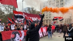 Chilenos salieron a las calles para recordar el 50 aniversario del golpe militar de 1973.