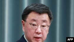 마쓰노 히로카즈 일본 관방장관이 도쿄에서 기자회견하고 있다. (자료사진)