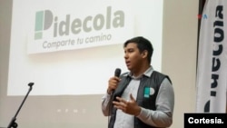 Christopher Miranda tiene 21 años y es el CEO y fundador de PideCola. Una palicación digital que tiene al público de estudiantes universitarios como su objetivo principal.