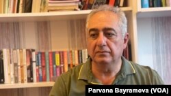 Qubad İbadoğlu ev dustaqlığına buraxıldıqdan sonra (22 aprel 2024-cü il)