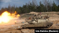 Танк Abrams M1A1