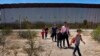 Traficantes conducen a migrantes por áreas remotas del desierto de Arizona