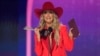 Lainey Wilson gana a lo grande en los Premios de la Academia de Música Country 2024, incluido el máximo honor