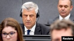 ARHIVA - Hašim Tači na početku suđenja za ratne zločine i zločine protiv čovečnosti (Reuters/Koen van Weel)