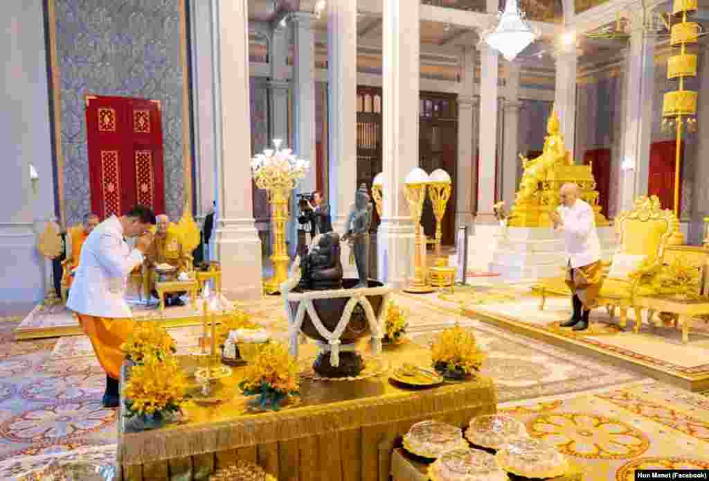 នាយករដ្ឋមន្ត្រីចាត់តាំង លោក ហ៊ុន ម៉ាណែត នៅក្នុងពិធីស្បថចូលកាន់តំណែងក្នុងព្រះបរមរាជវាំង កាលពីថ្ងៃទី២១ ខែសីហា ឆ្នាំ២០២៣ នៅរាជធានីភ្នំពេញ។